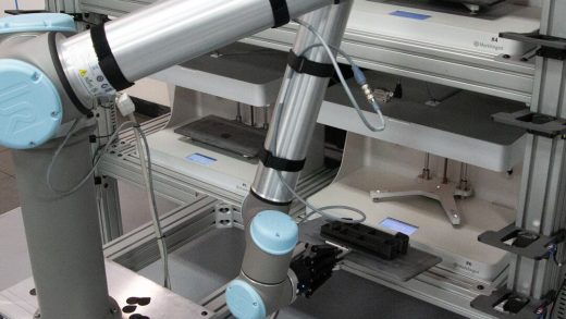 Universal Robots plasty a polymery